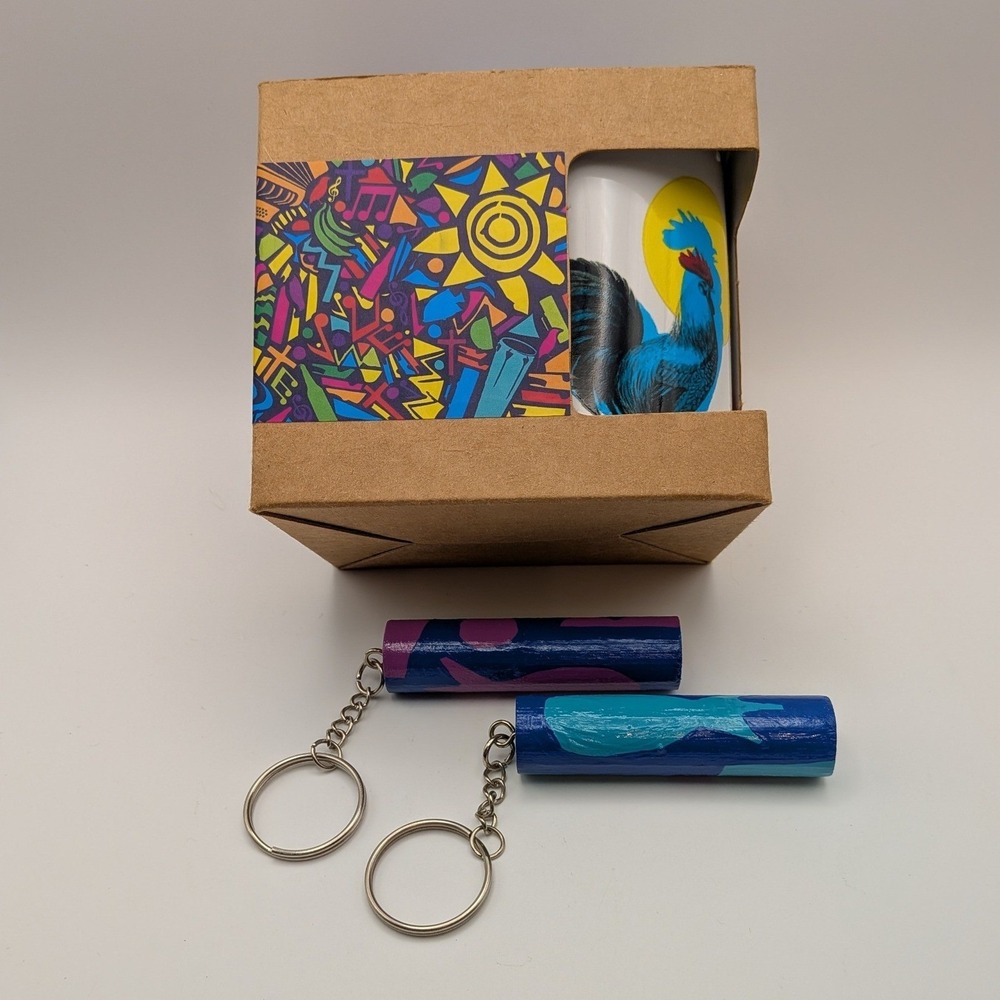 La Tierra Bonita Dominican Republic Artist Rooster Mug and 2 Keychain Set NEW